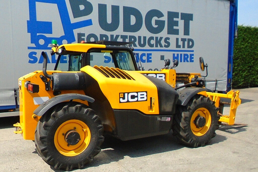 forklift-truck-transport-service