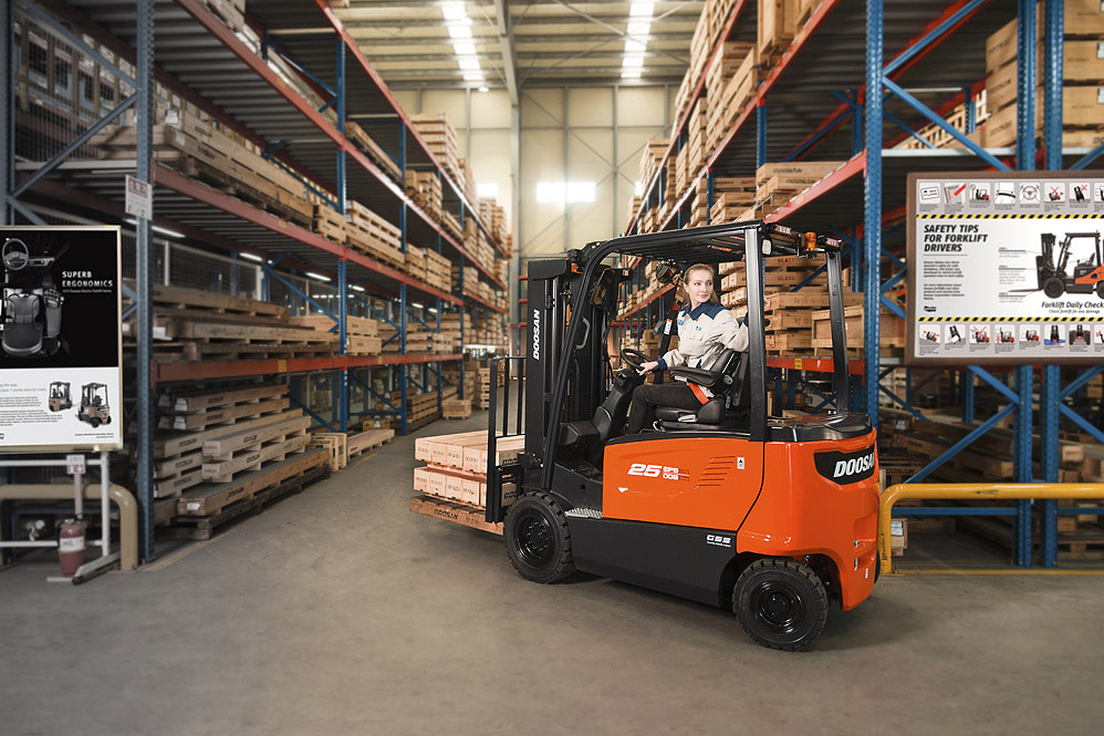 electric-counterbalance-forklift-truck
