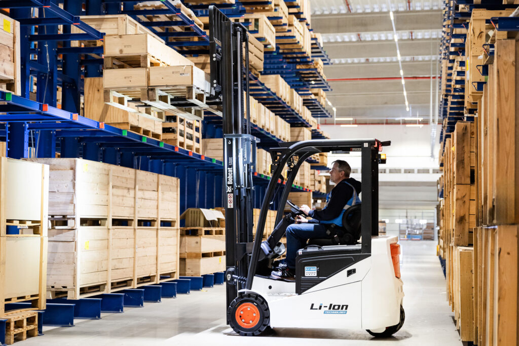 electric-counterbalance-forklift-truck