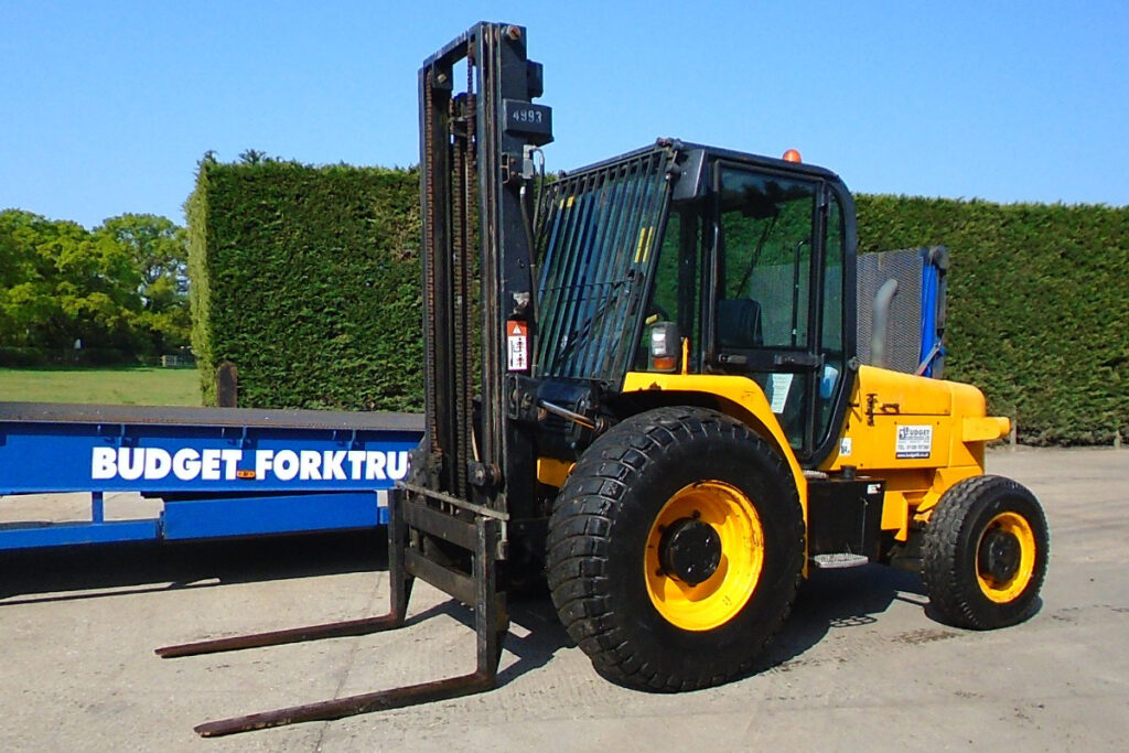 rough-terrain-forklift-truck