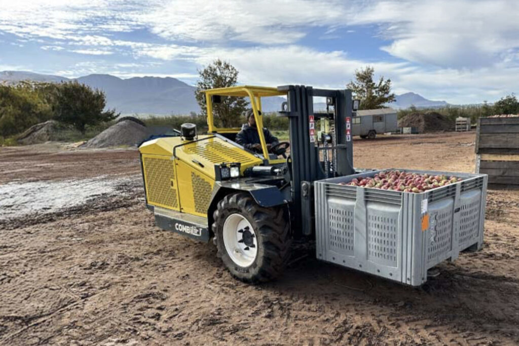 rough-terrain-forklift-truck