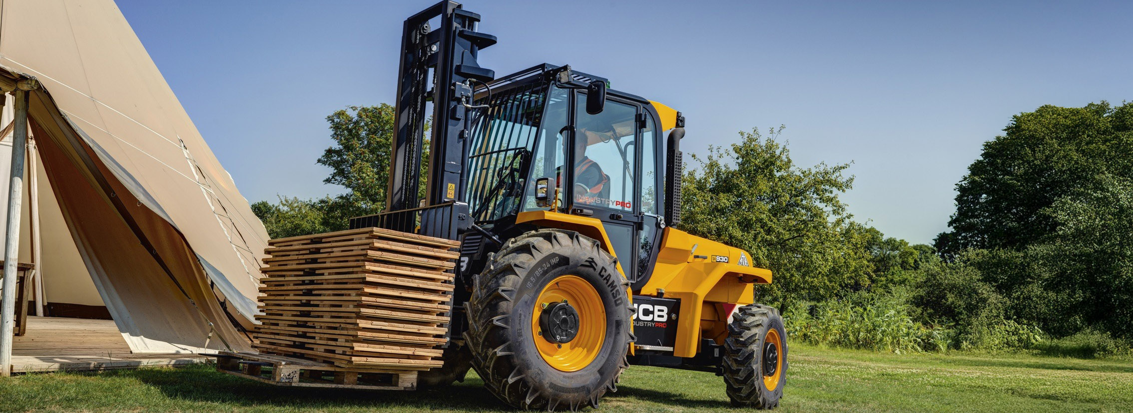 rough-terrain-forklift-truck