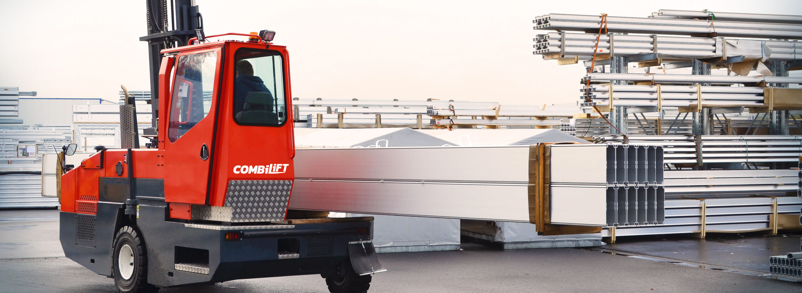 sideloader-multidirectional-forklift-truck