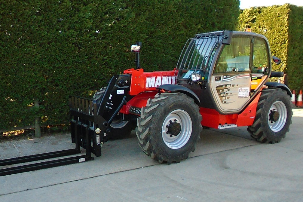 telehandler-telescopic-handlers-loaders