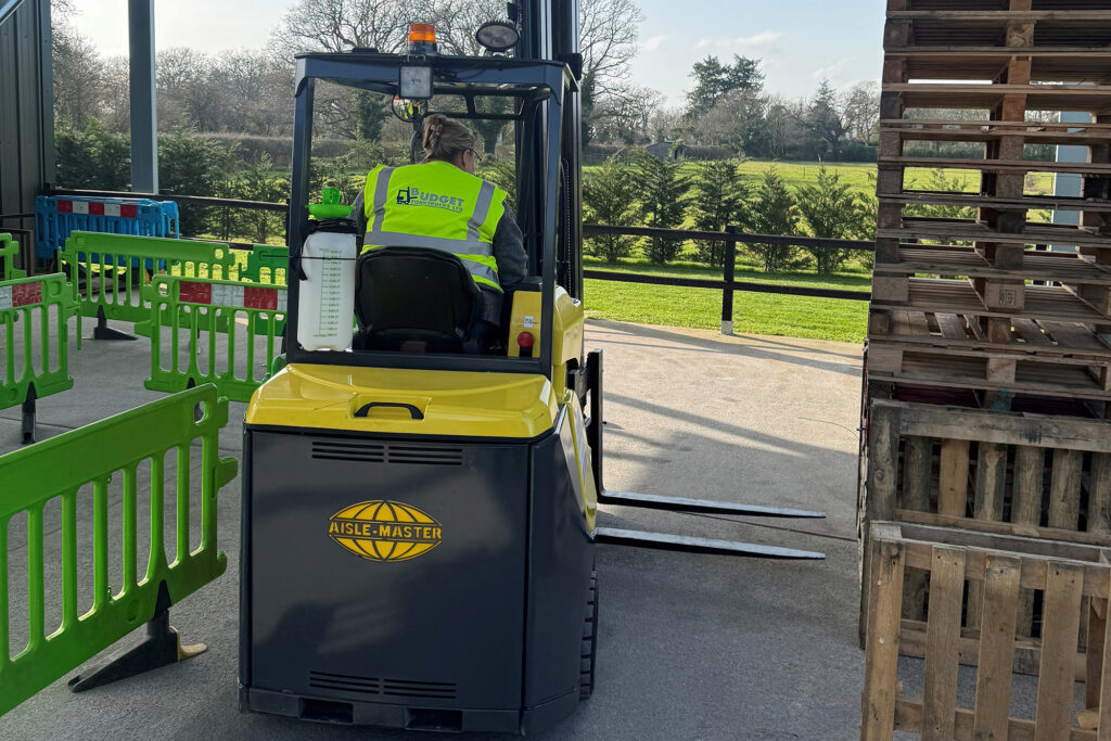 pivot-steer-articulated-operator-training